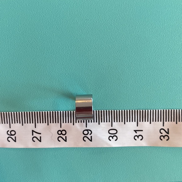 🆕NIP:Silver Ear Cuff. Unisex design - Picture 3 of 4